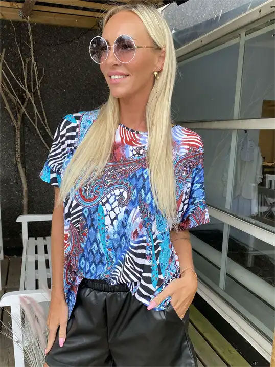 Ella Shirt - Blus med hål i ryggen